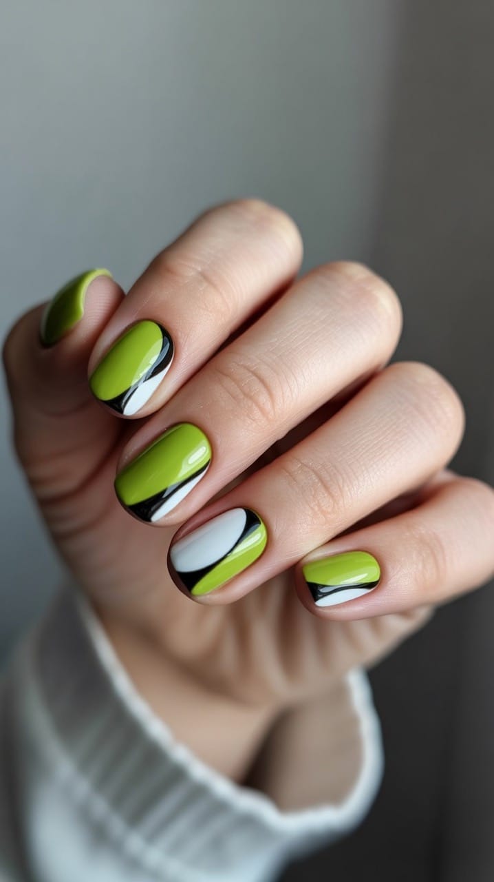 15 Gorgeous Green Fall Nail Designs for a Fresh & Earthy Mani